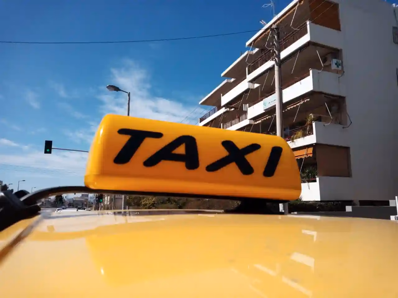 What is the cheapest way to get from Athens to Delphi?