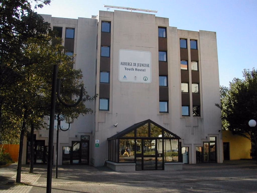 Does Centre Européen de séjour - Auberge de Jeunesse have a bathroom?