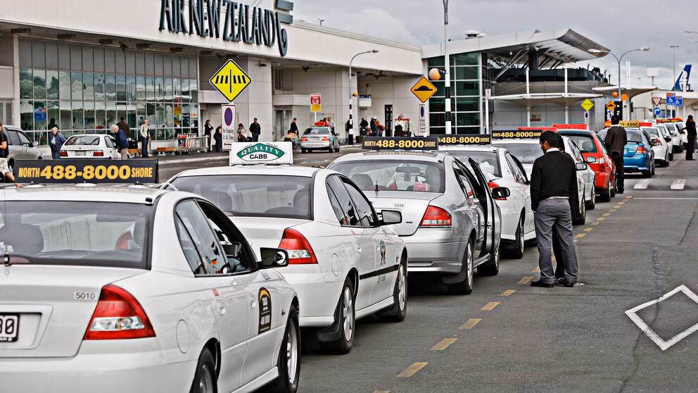 How is taxi fare calculated in New Zealand?