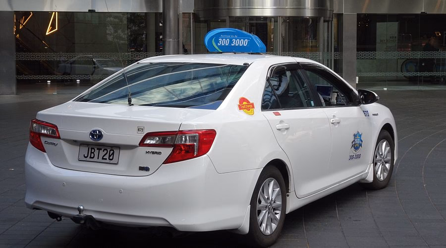 Will Auckland taxi firm buy wellington combined taxis out of administration?