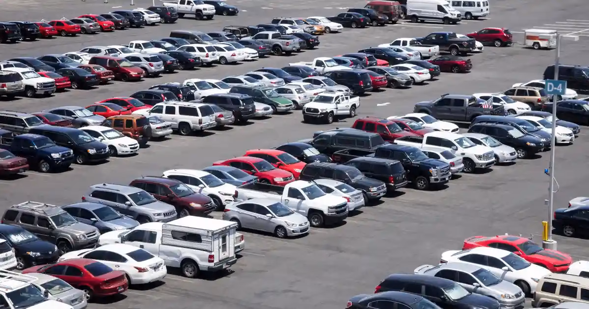 What CABs are available at the taxi centre?