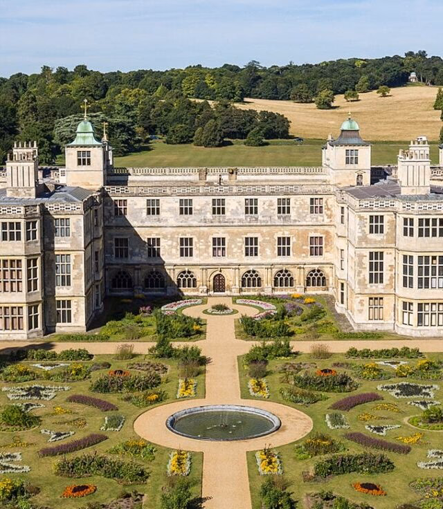 Who is Audley End station taxis?