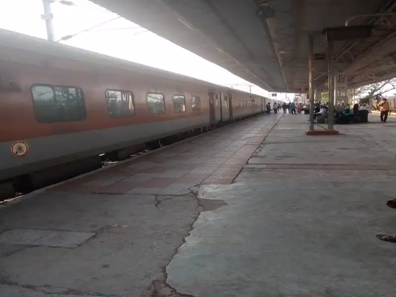 Where are the Aurangabad Caves?