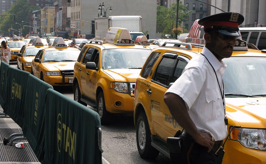 How do I get a cab or taxi in York?