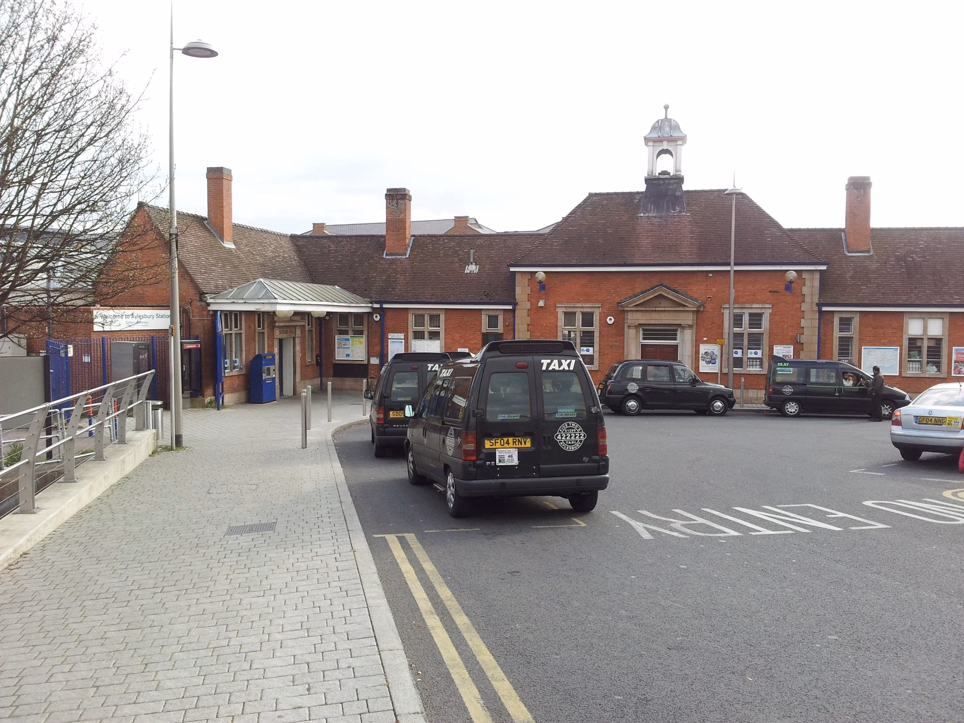 Does Ashburys have a taxi rank?