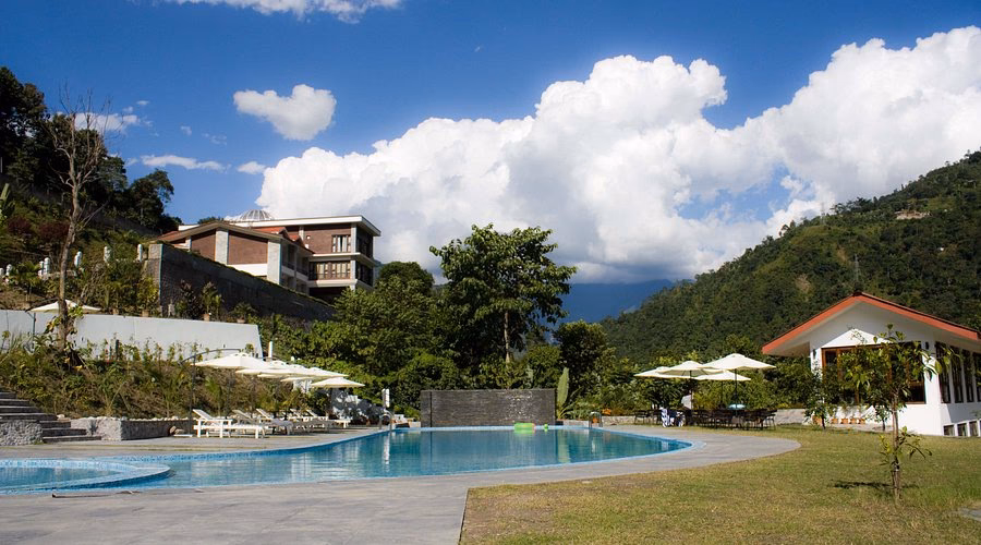 How to get from Bagdogra to Baiguney?