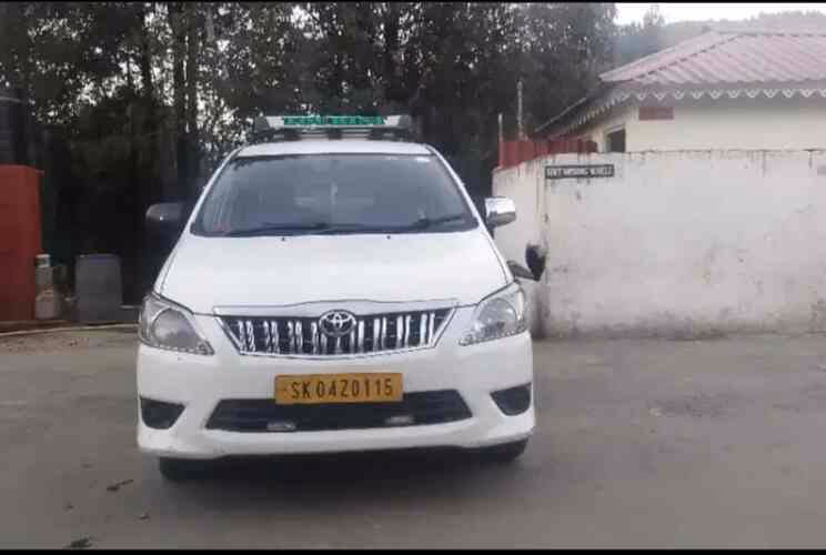 How to book a cab in Bagdogra?