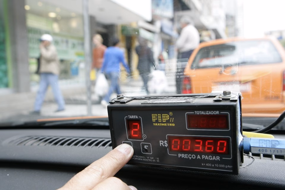 Qual a diferença entre Bandeira 2 e tarifa dinâmica?