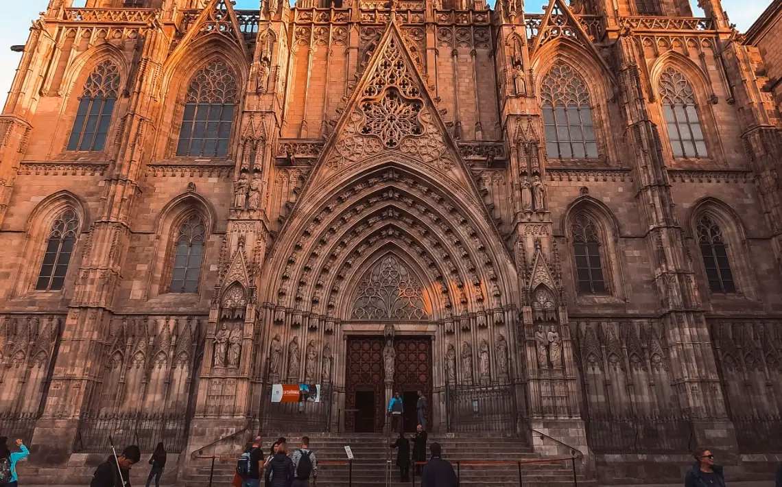 How to get from Barcelona Airport to Plaça Catalunya?