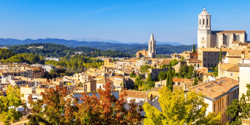 What time is the bus from Barcelona to Girona?