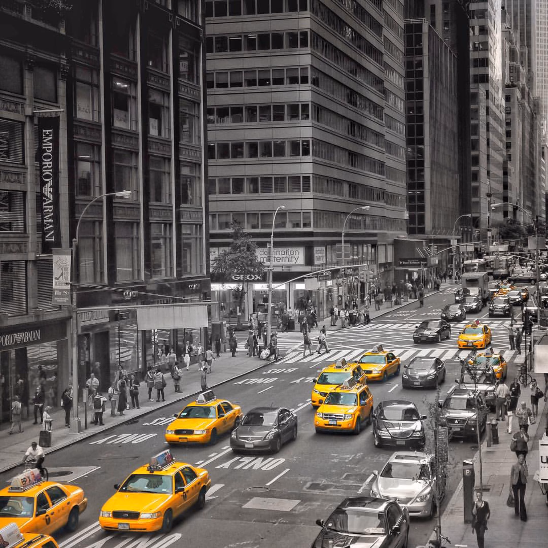 What are people saying about taxis in Manhattan?