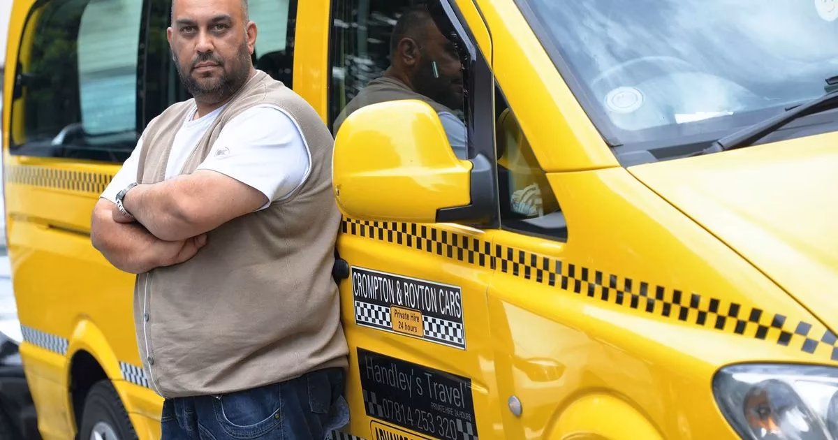 How do I book a taxi in Bath?