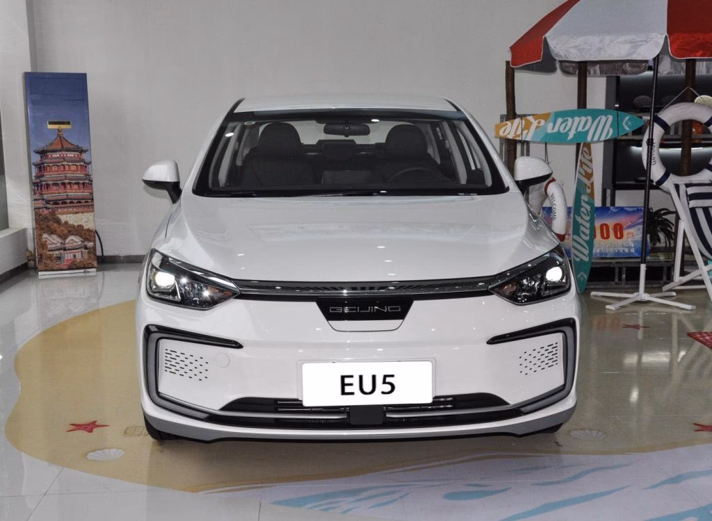 How long do electric car batteries last?