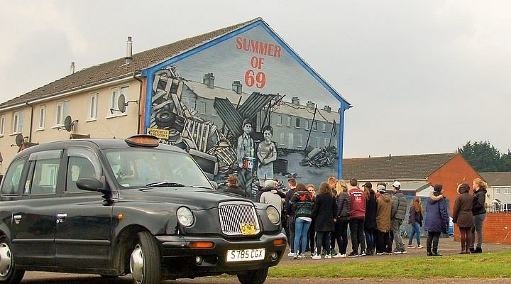 How do I get to Titanic Quarter halt in Belfast?