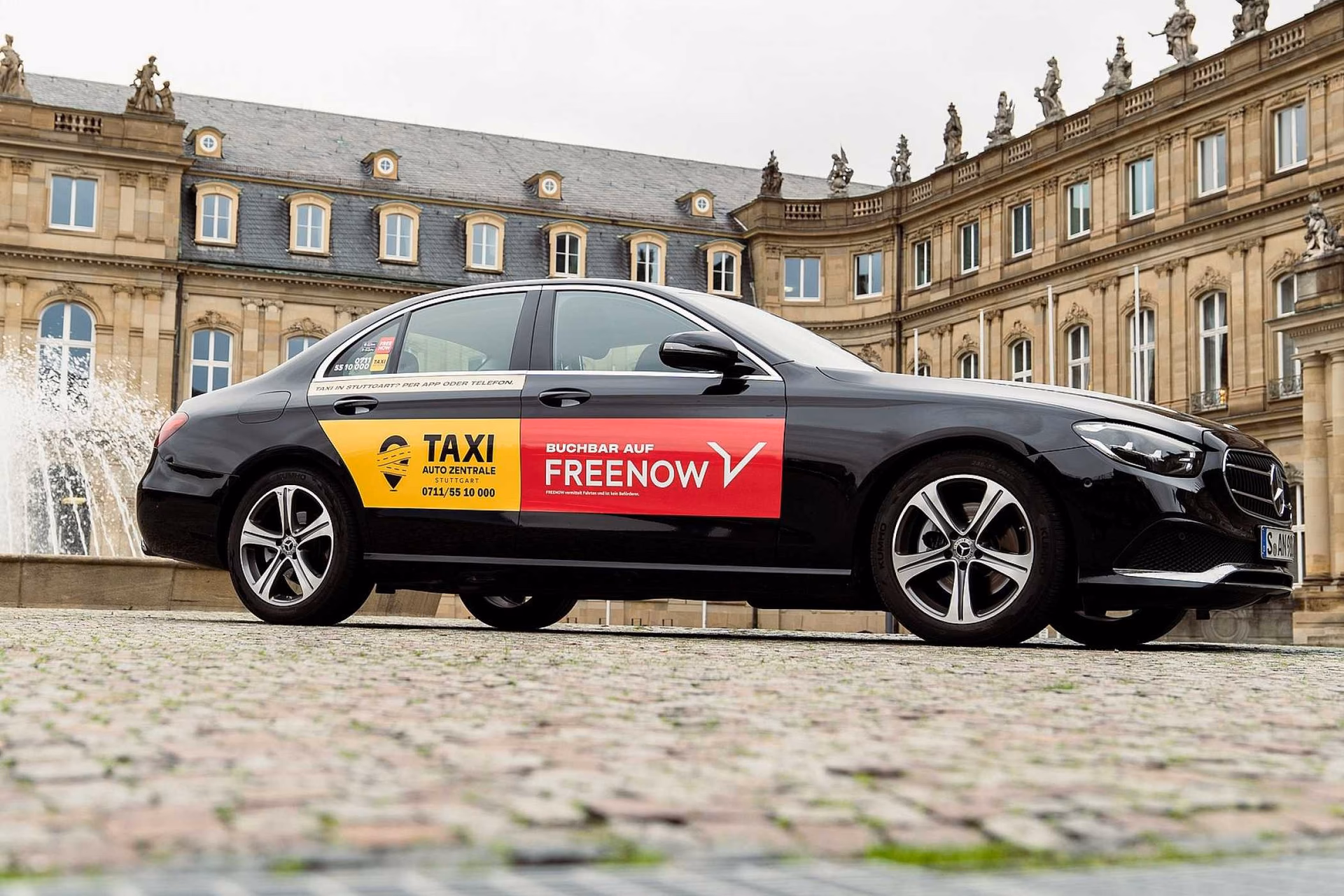 Wie buche ich ein Taxi am Hauptbahnhof Stuttgart?