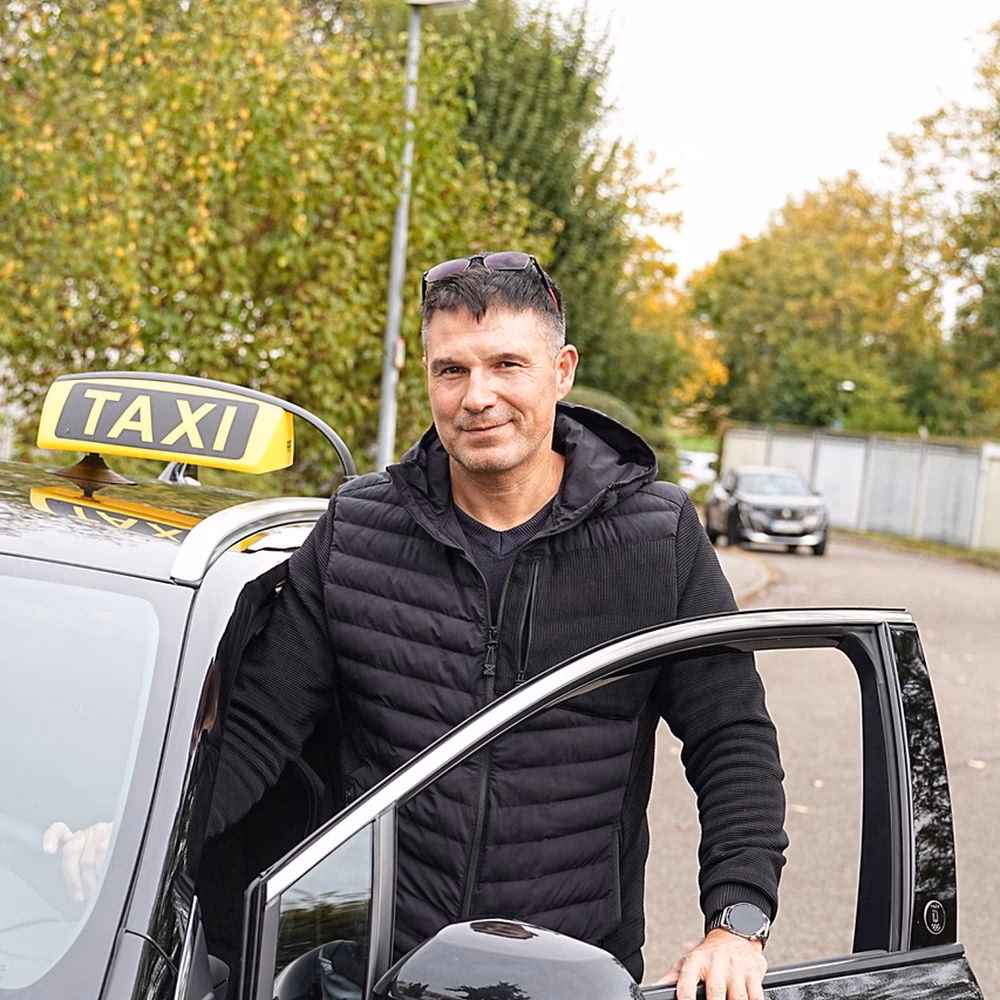 How does a taxi fare calculator work in Baden-Baden?