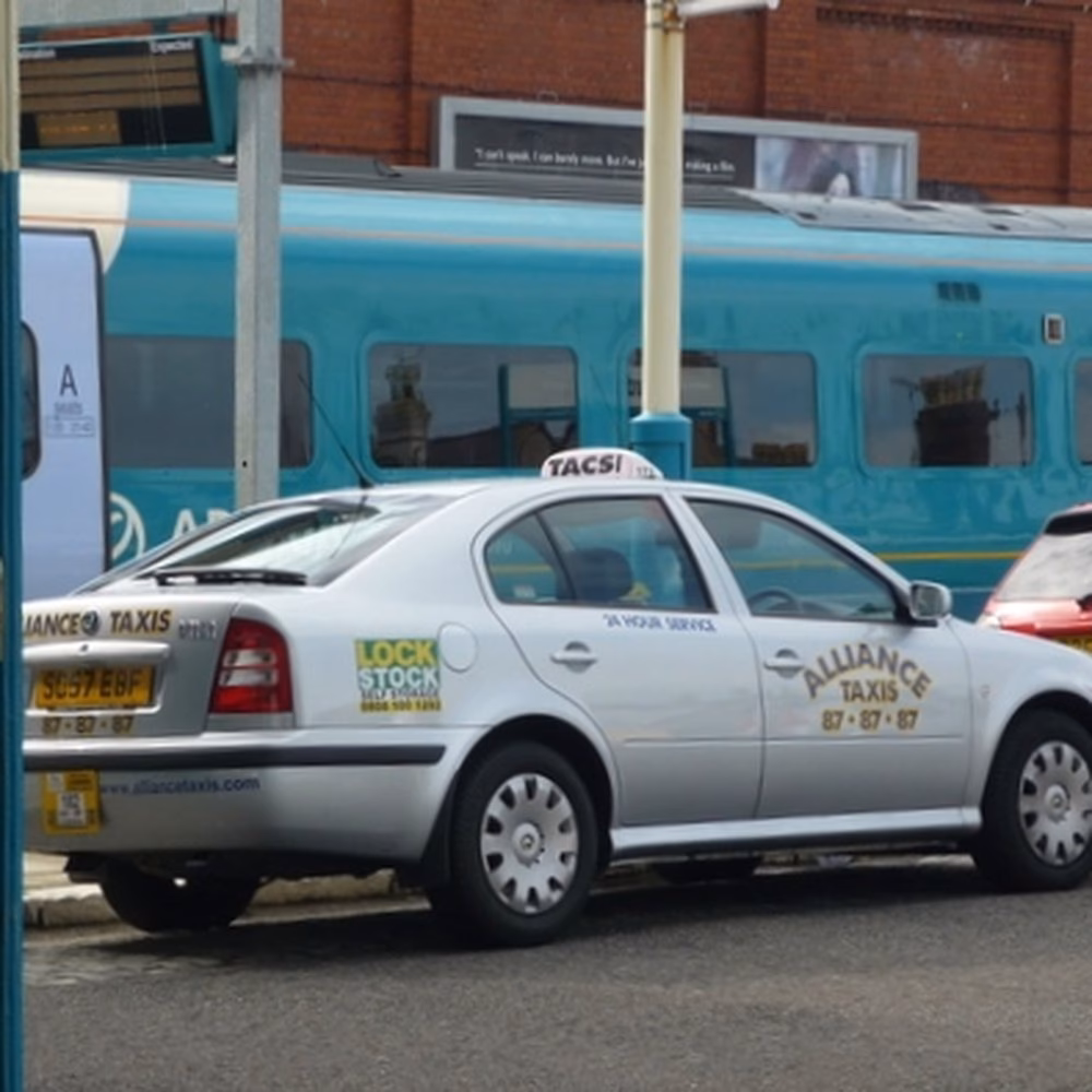 Where can I get a taxi from Bangor to Snowdonia?