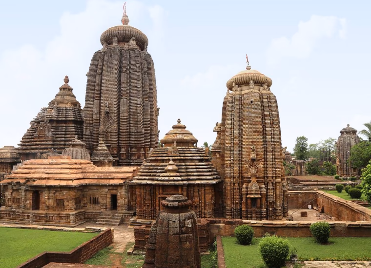 How to reach Puri from Bhubaneswar?