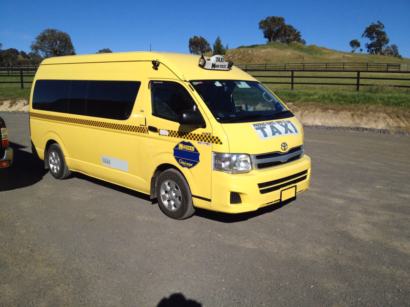 Does starcabs Melbourne offer a taxi service?