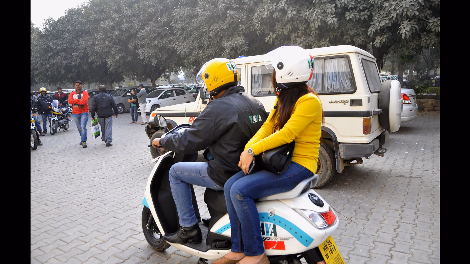 Does Delhi Metro have a bike-taxi service?