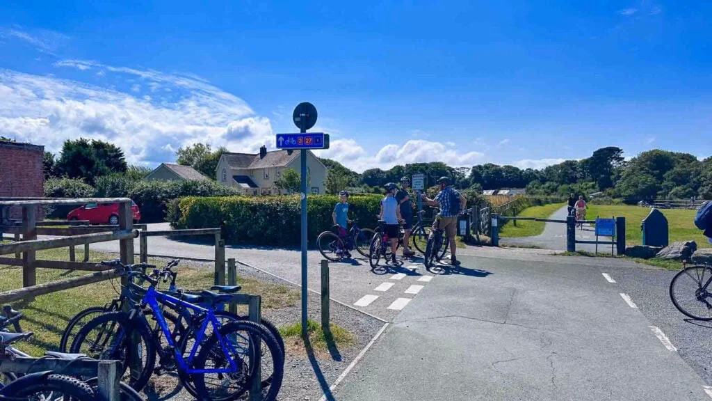 Who is Tarka Trail cycle hire?