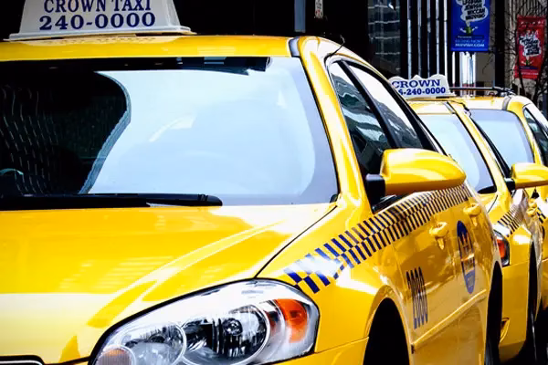 What are Binks Taxis opening times?