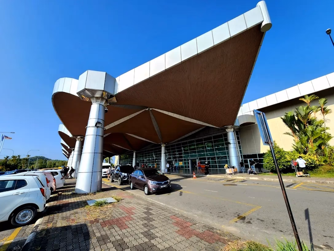 How can I skip the queues at Bintulu Airport?