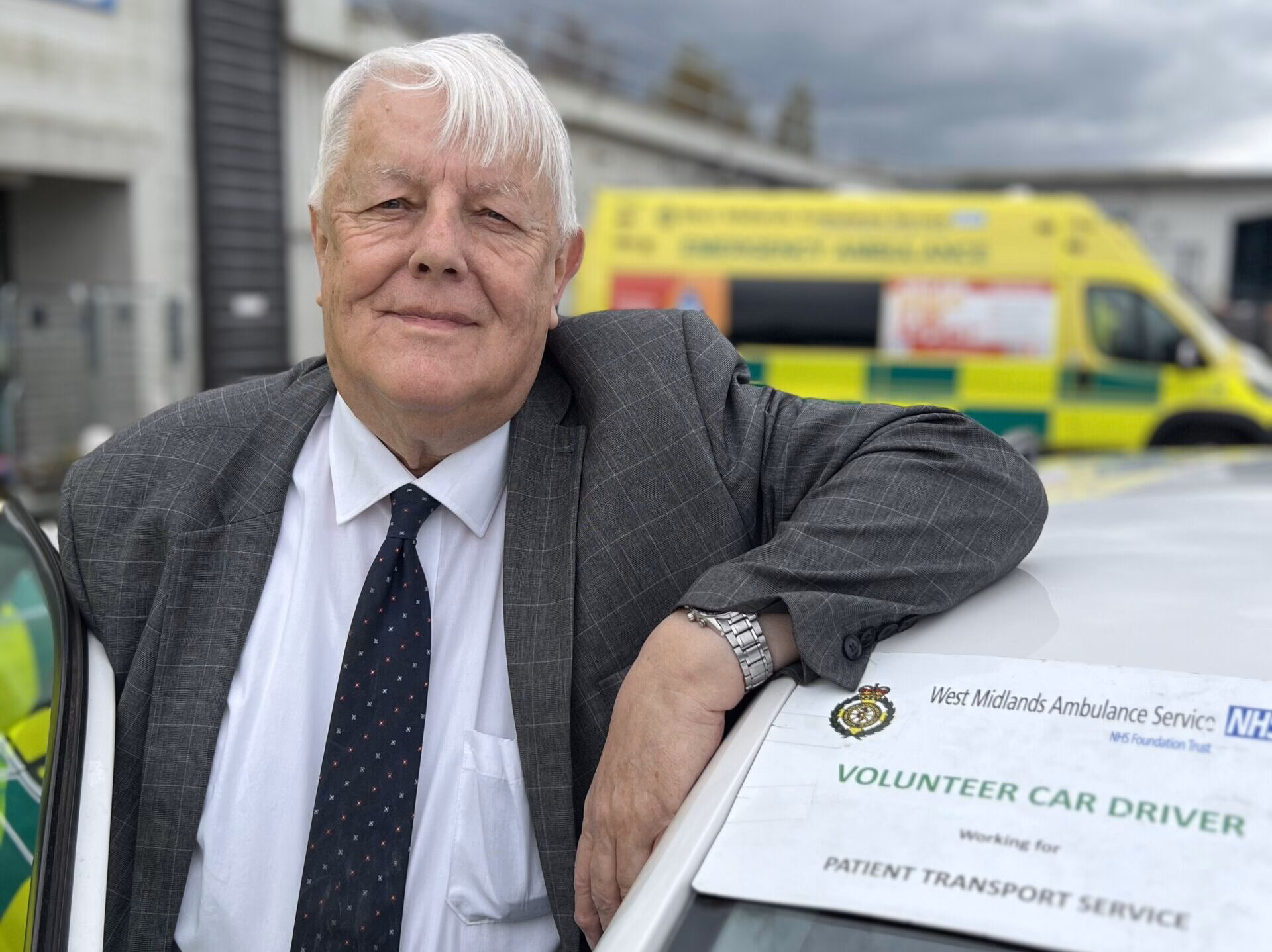 What are the benefits of volunteering with the NHS?