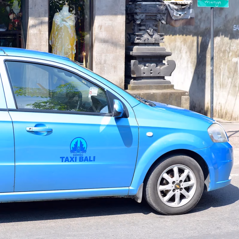 Does Bir have a parking spot?