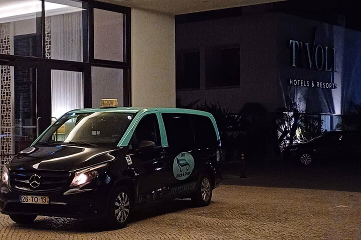 Do you offer a taxi service in the Algarve?