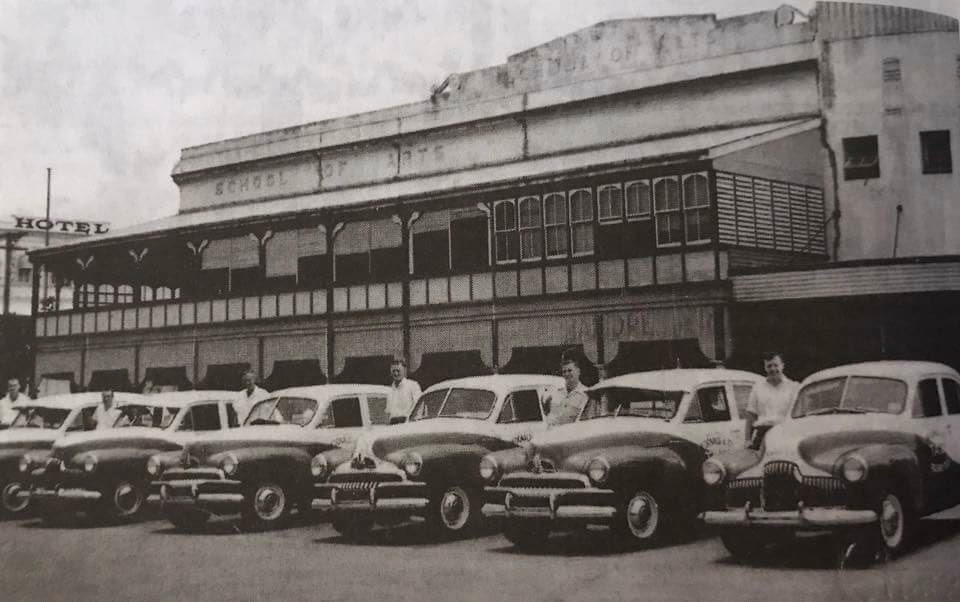 Are black & white cabs available in Australia?