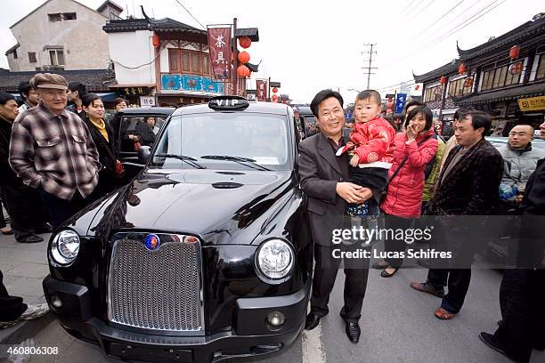 What are illegal taxis in China?