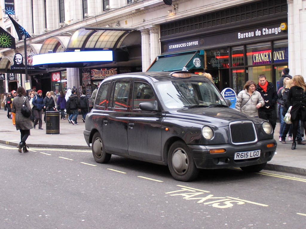 Where can I get a wheelchair taxi in Leicestershire?
