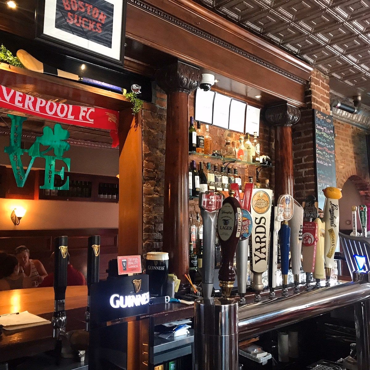 Does Philly black car have a limo?