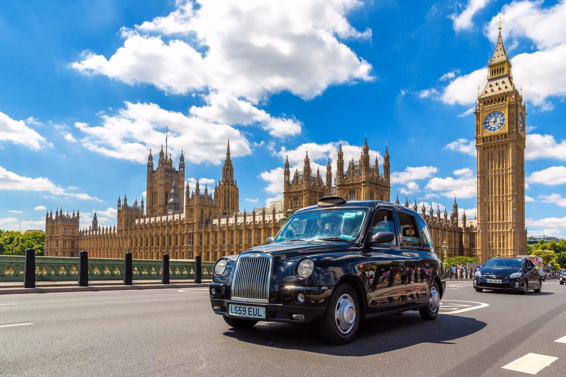 What is a private Black Taxi tour?