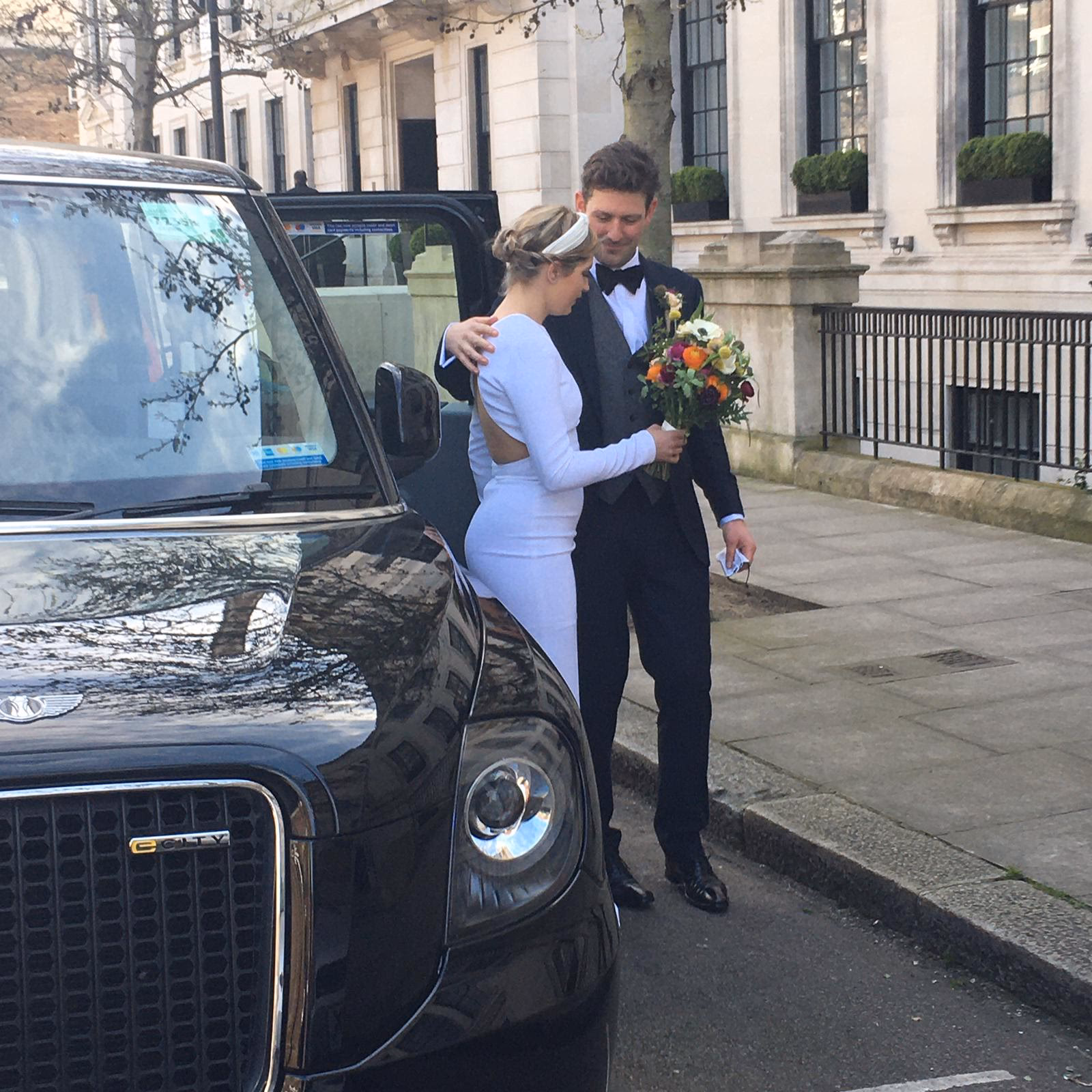 Why should you hire corporate black cabs for your wedding?