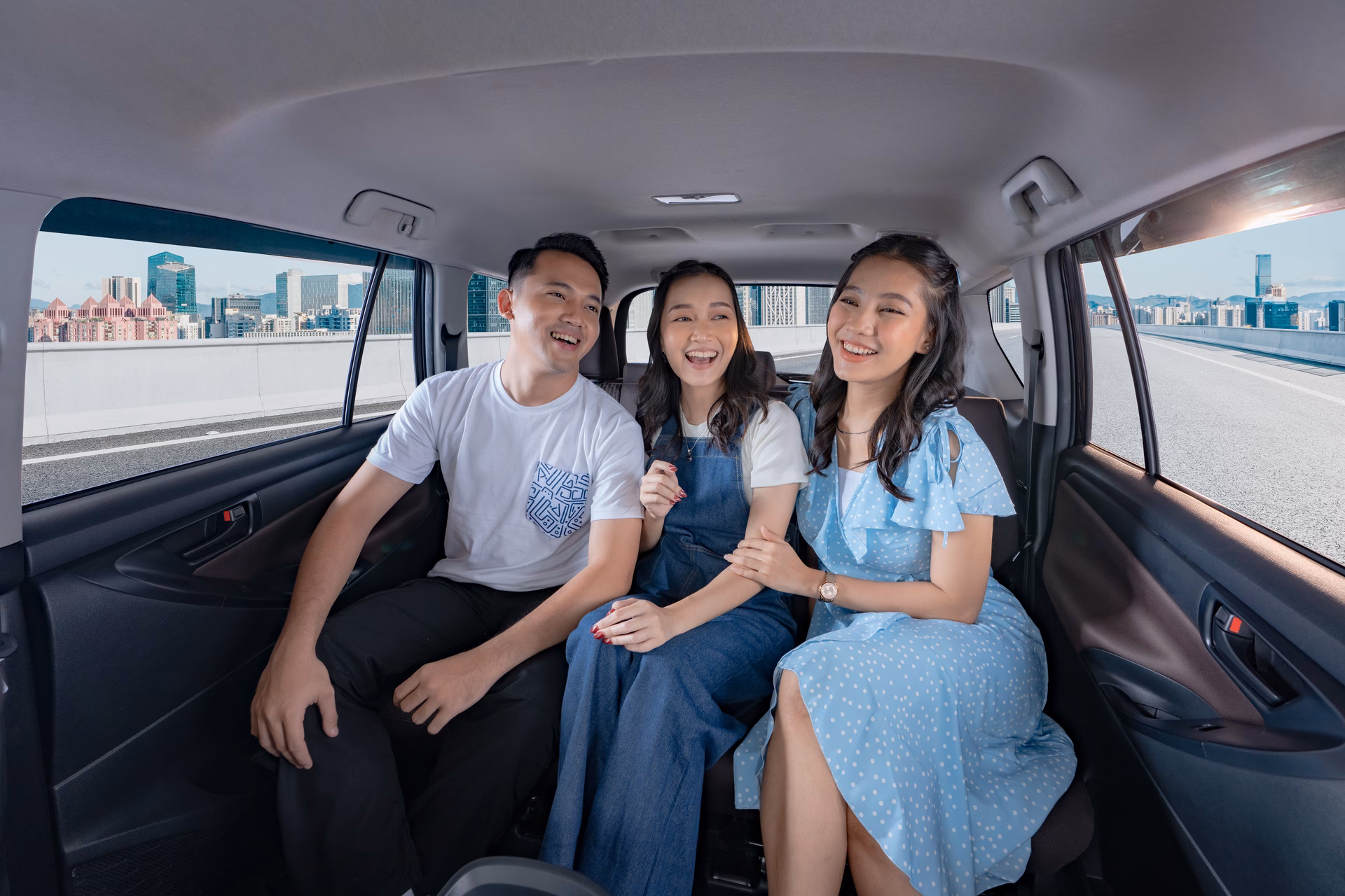 Which taxis are available at Medan Airport?