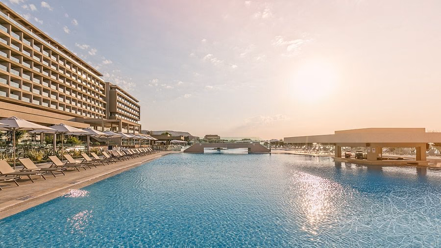 Is Amada Colossos a good place to stay?