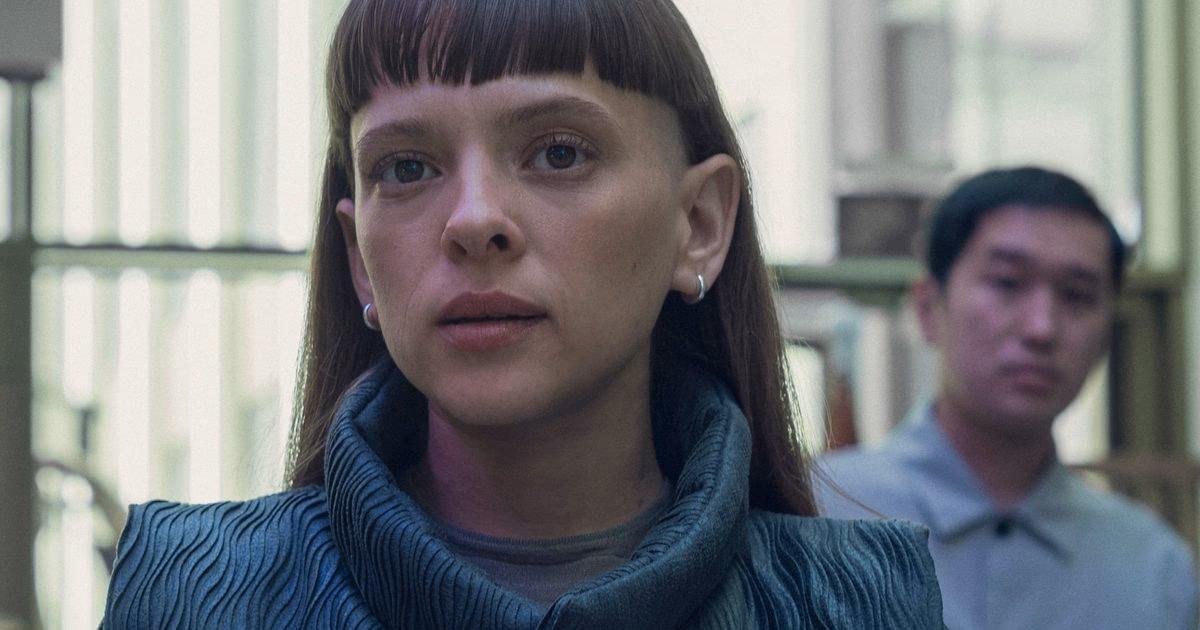 Why did Tomalin leave a question mark over the last scene?