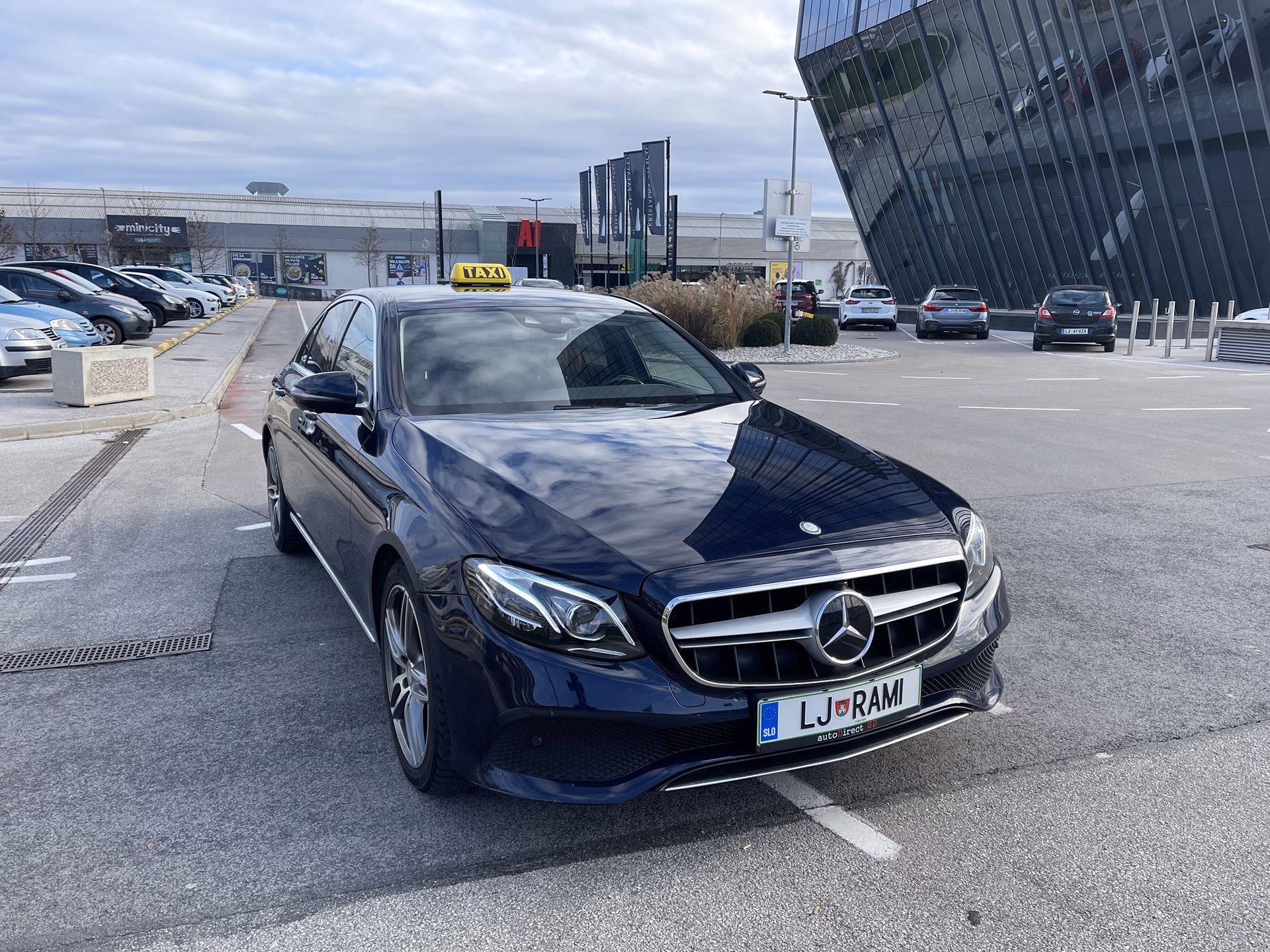 Do you offer low cost airport transfers in Bohinj?