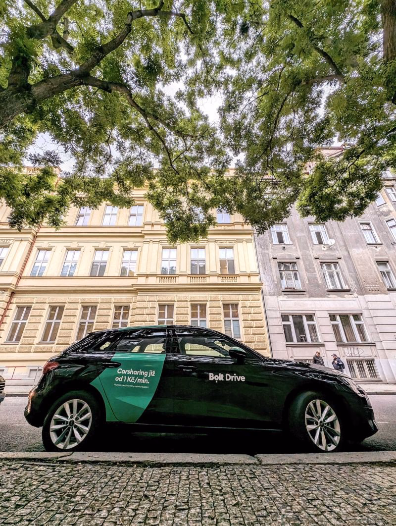 What services does bolt offer in Prague?