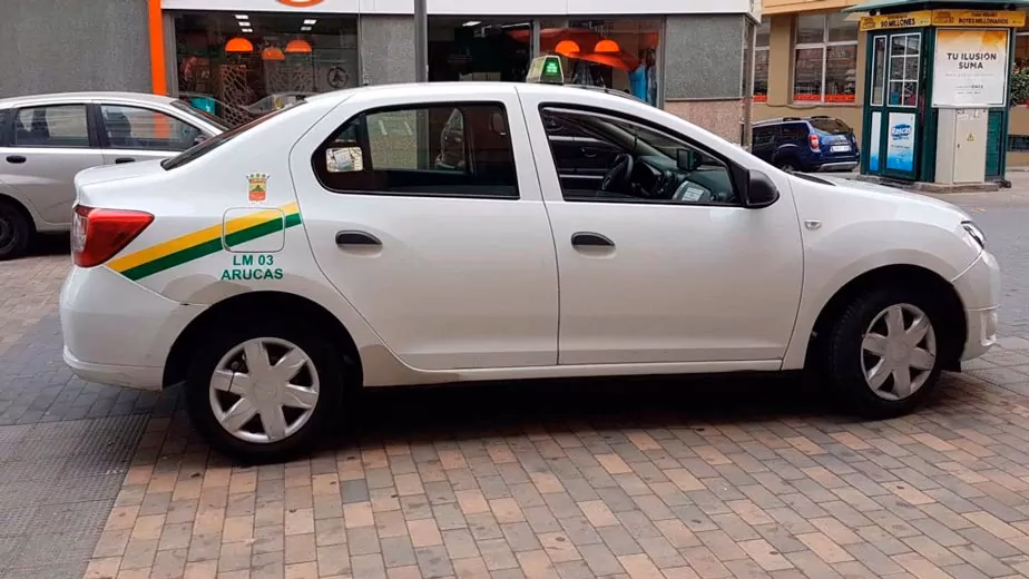 What transport services are available in Gran Canaria?