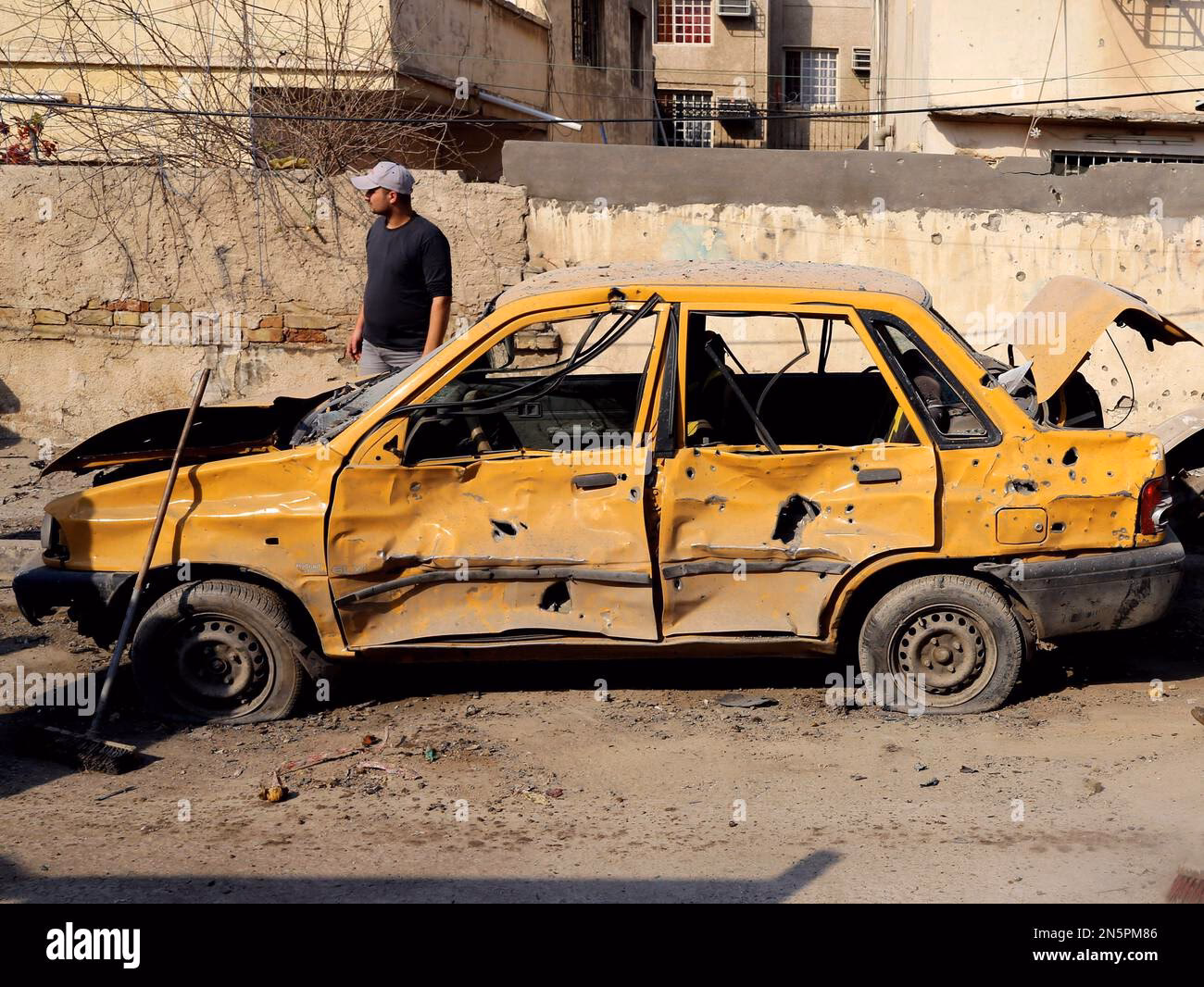 How much explosives were placed in a red taxi?