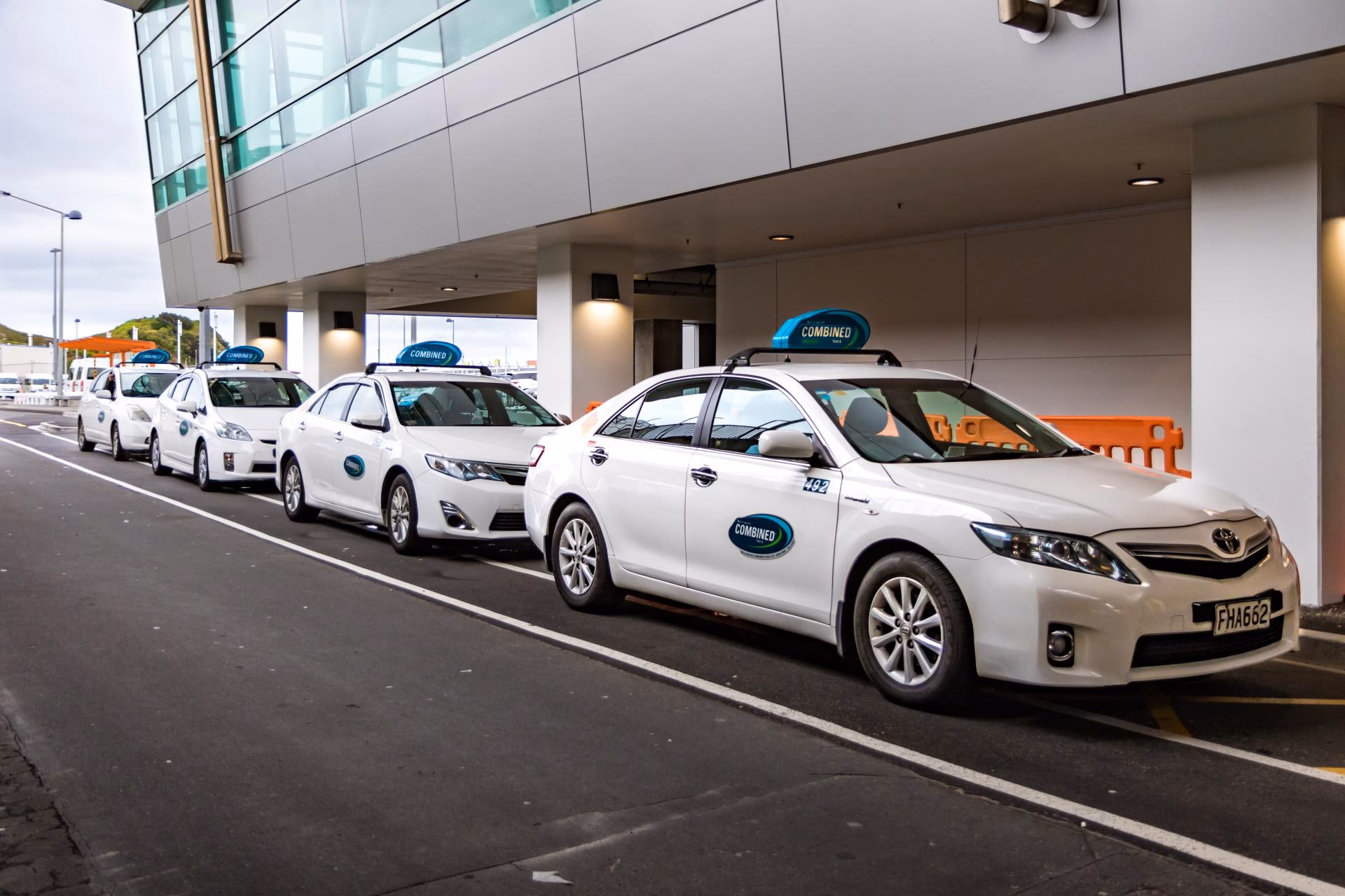 How do I get a cab in Wellington?