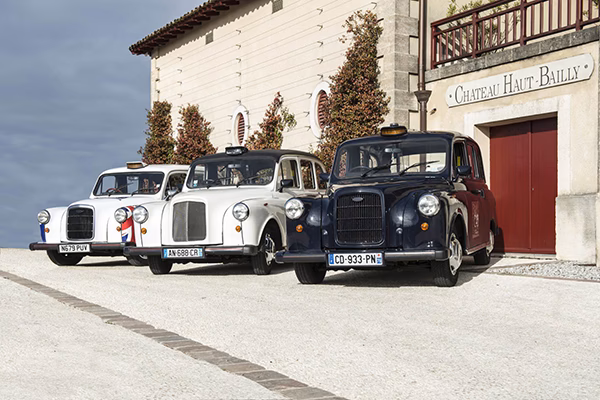 How does a taxi fare calculator work in Gironde?