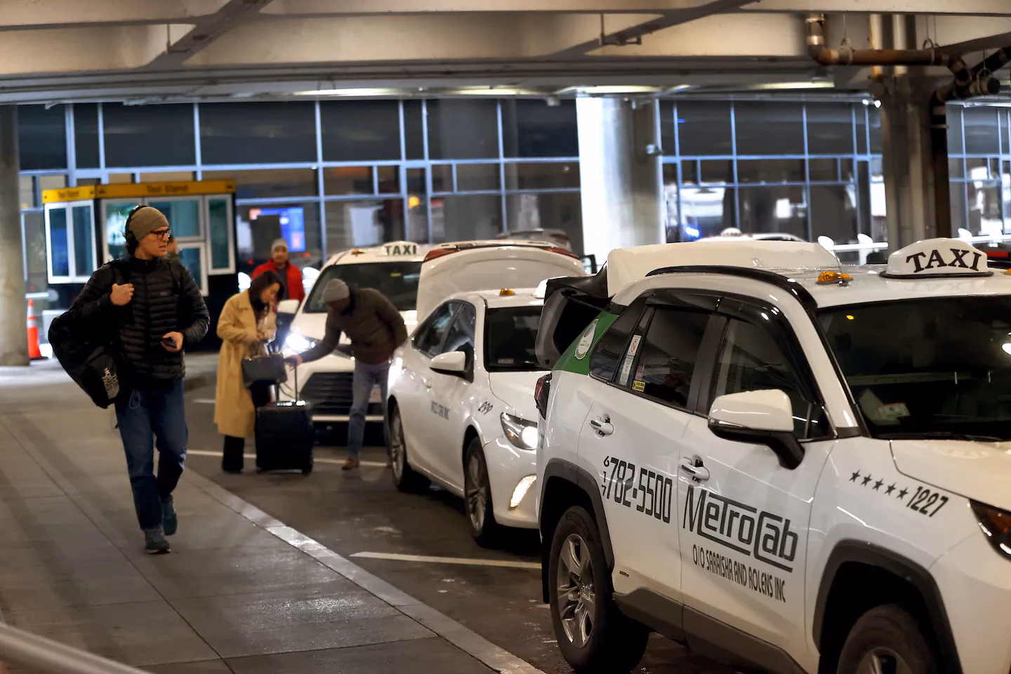 How do I book a Boston Airport cab service?