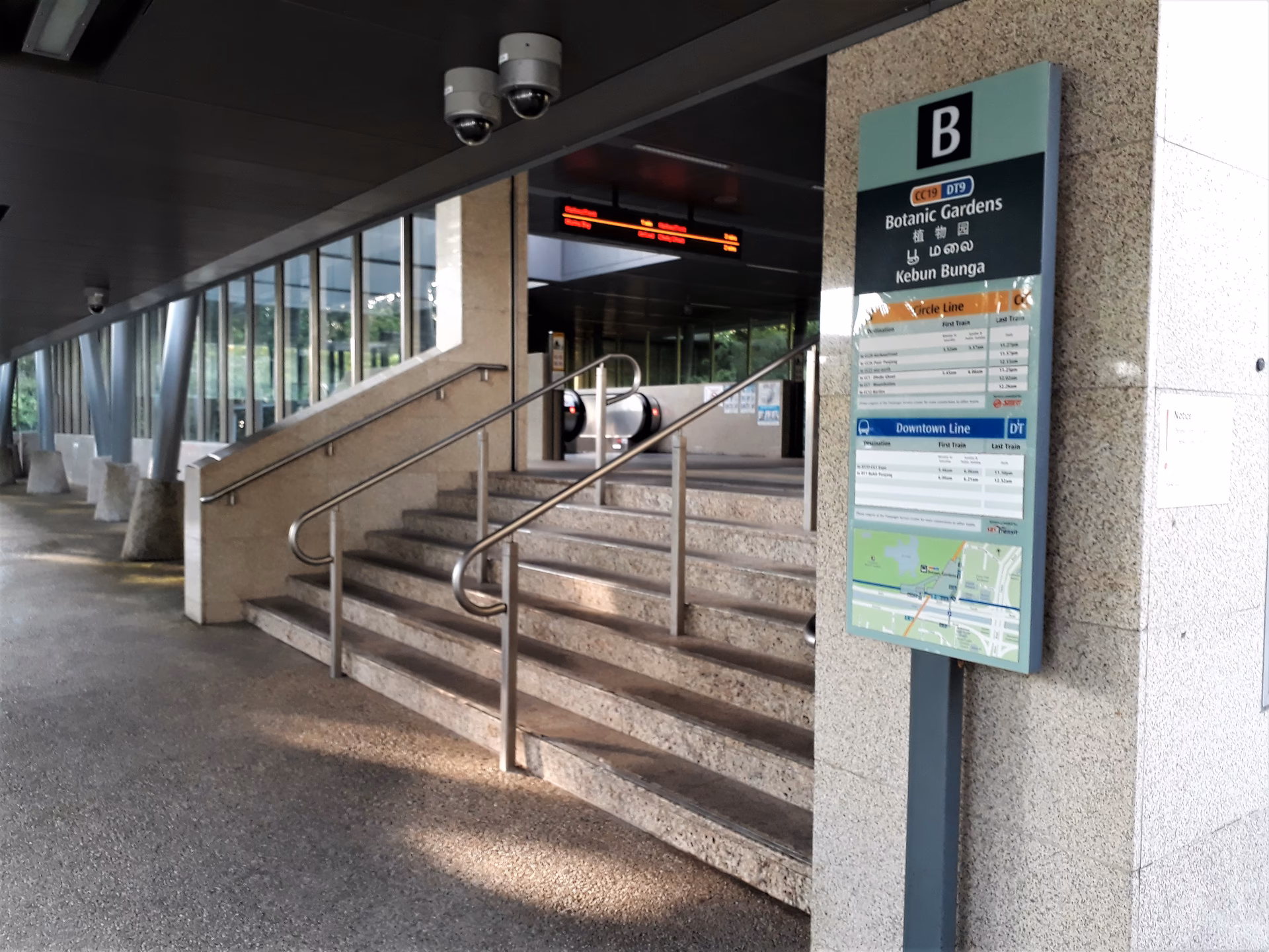 Where can I get a taxi at Gardens by the Bay station?