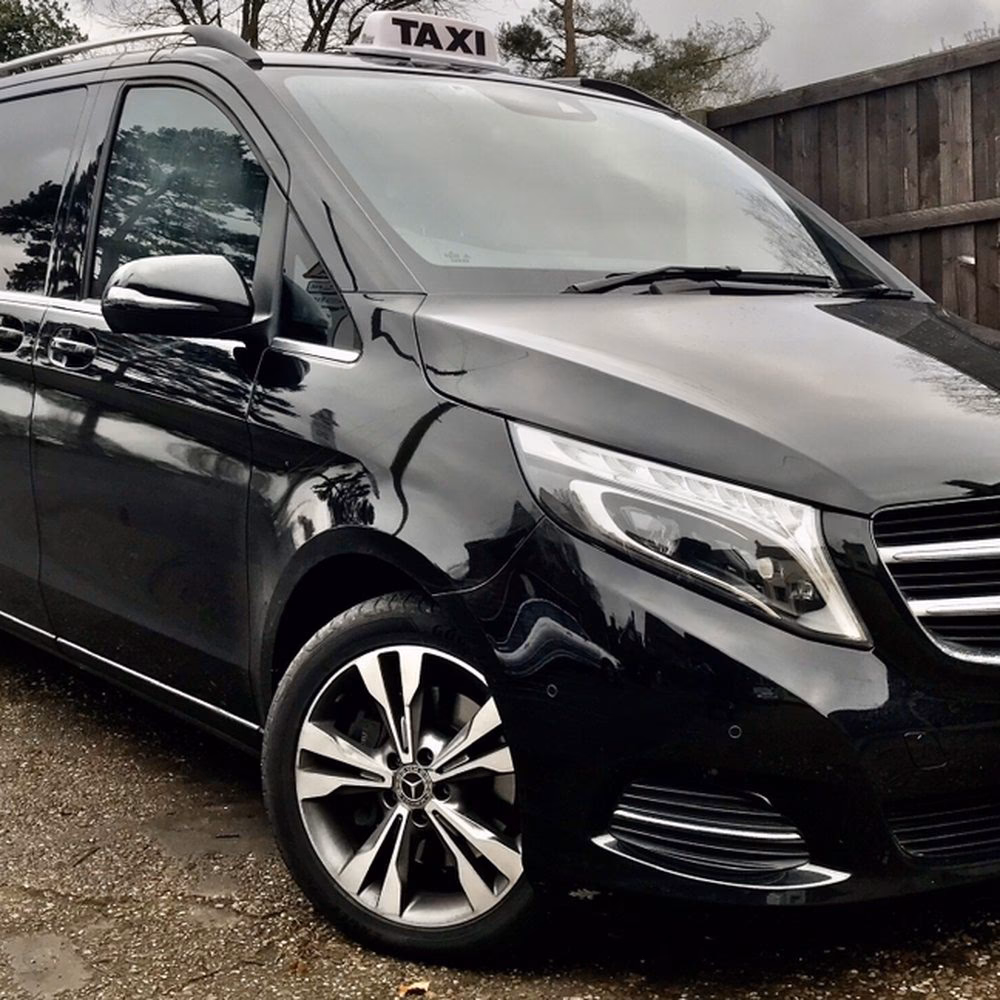 What companies run services between Lincoln Central Station and Bracebridge Heath?