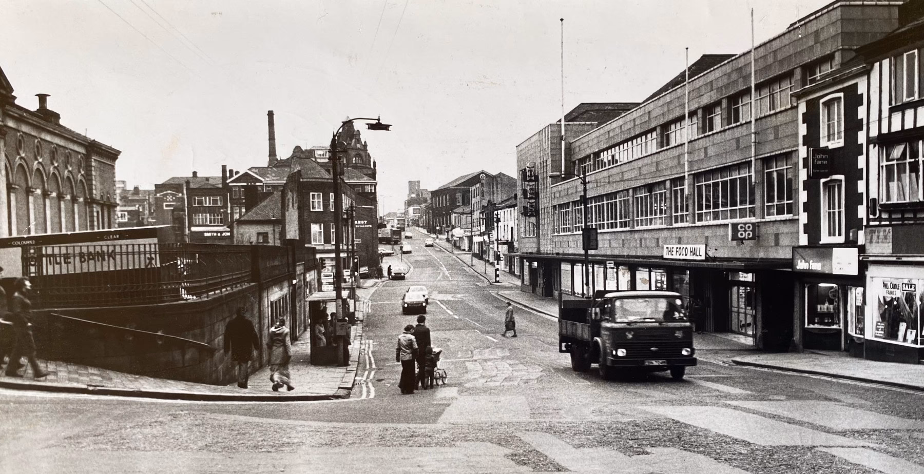How does a taxi fare calculator work in Bolton?