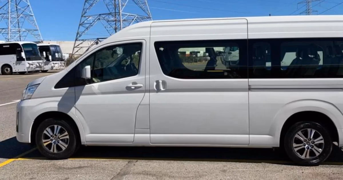 How do I contact Brisbane maxi taxis?